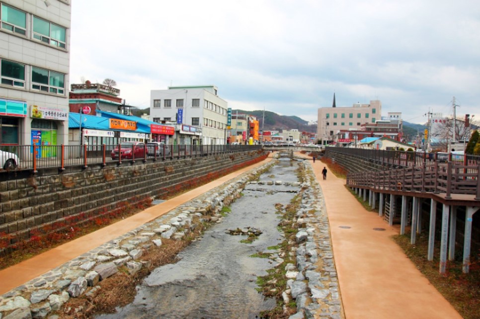 제민천 문화거리를 따라 루치아의 뜰 산책길