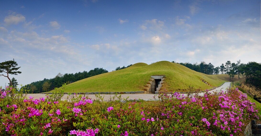 Ancient Tombs in Songsan-ri