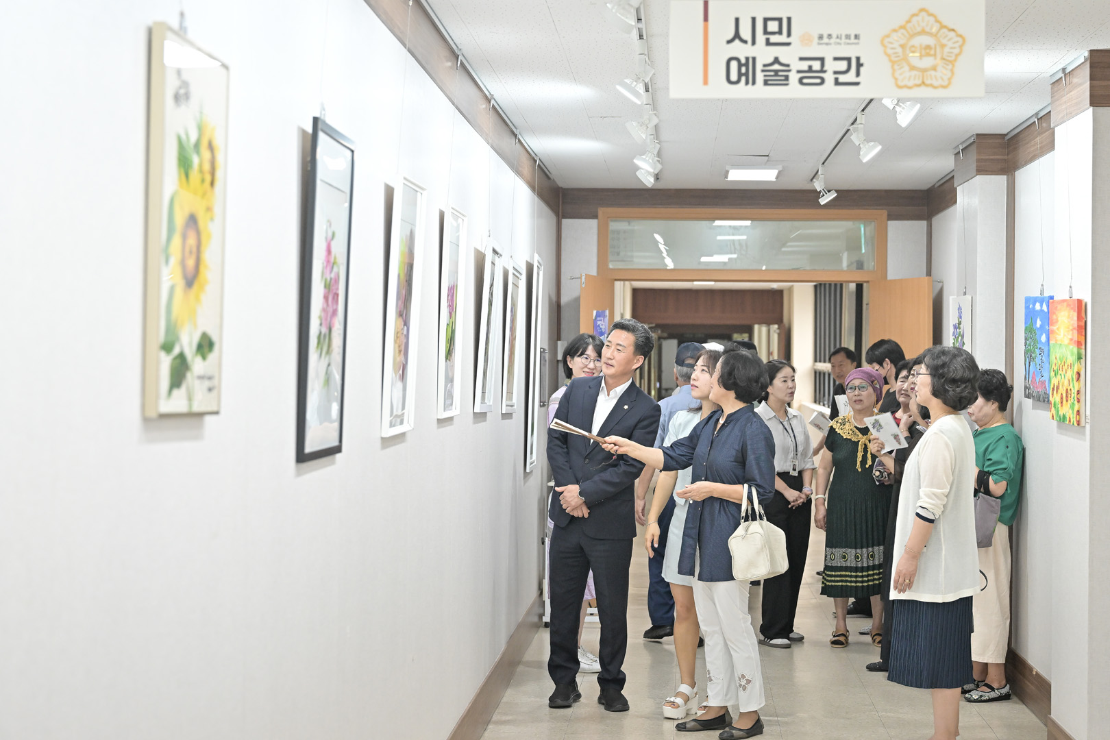 2025년 8월 11일 시민예술공간 청룡1리 천아트 전시회 관람