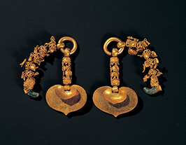 King Muryeong's Gold Earrings(National Treasure No. 156)