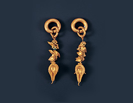 Queen Muryeong's gold earrings(National Treasure No. 157)