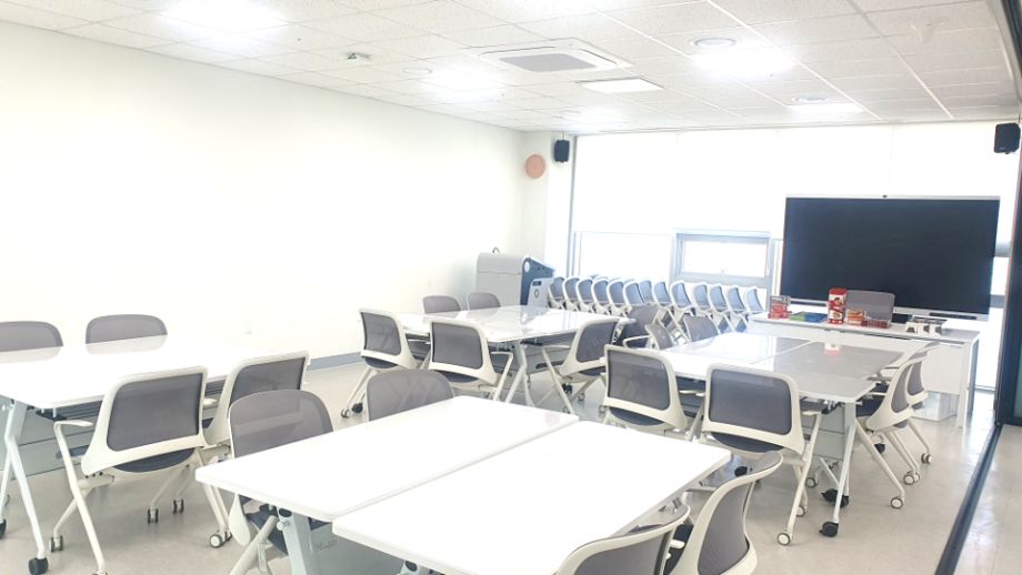 4층 강의실1_보드게임 체험실 대표이미지