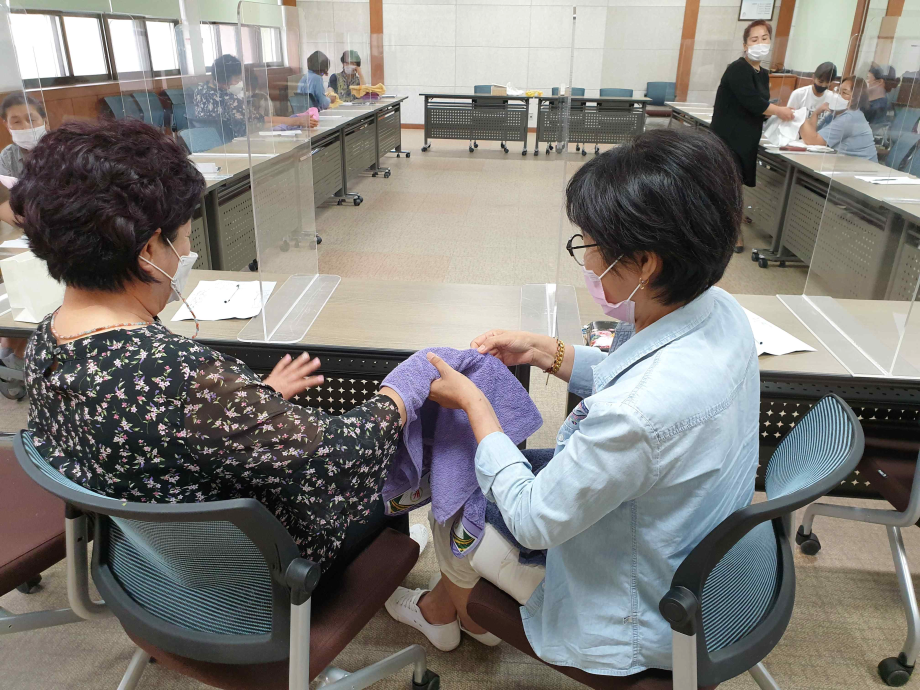 2021 이인면 평생학습 "약손마사지 봉사대" 이미지